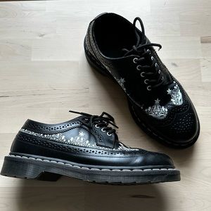 Dr Martens lace-print smooth leather brogues